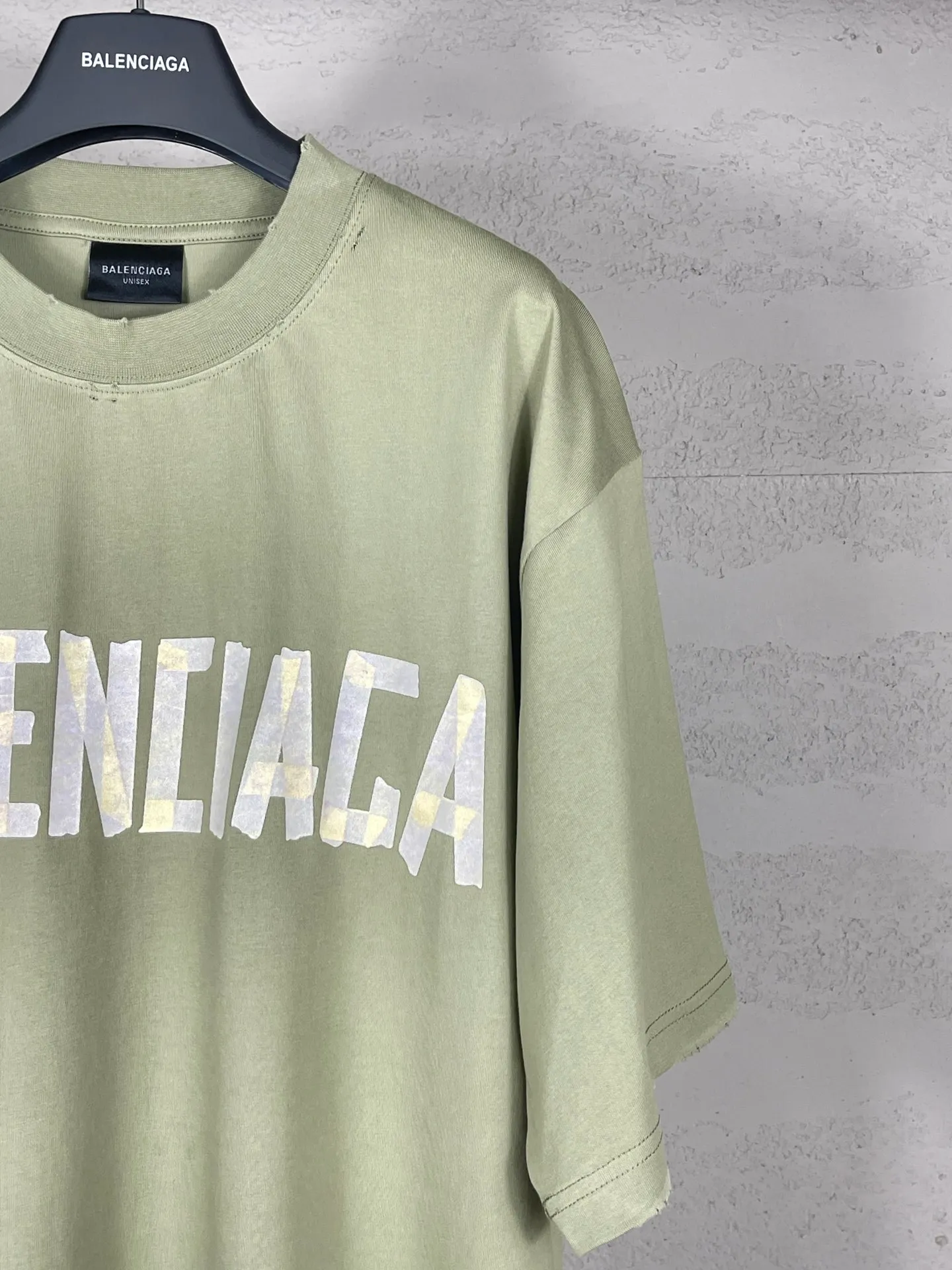 【 . Quality】BALENCI*GA/ .25ss Classic . T . . ZP . 260 ， . ， ， 。Classic . ， 。 . ， 。 ， ， 。 OS . Same Style。 ：BL 253632 ： ， Size：XS，S，M，L